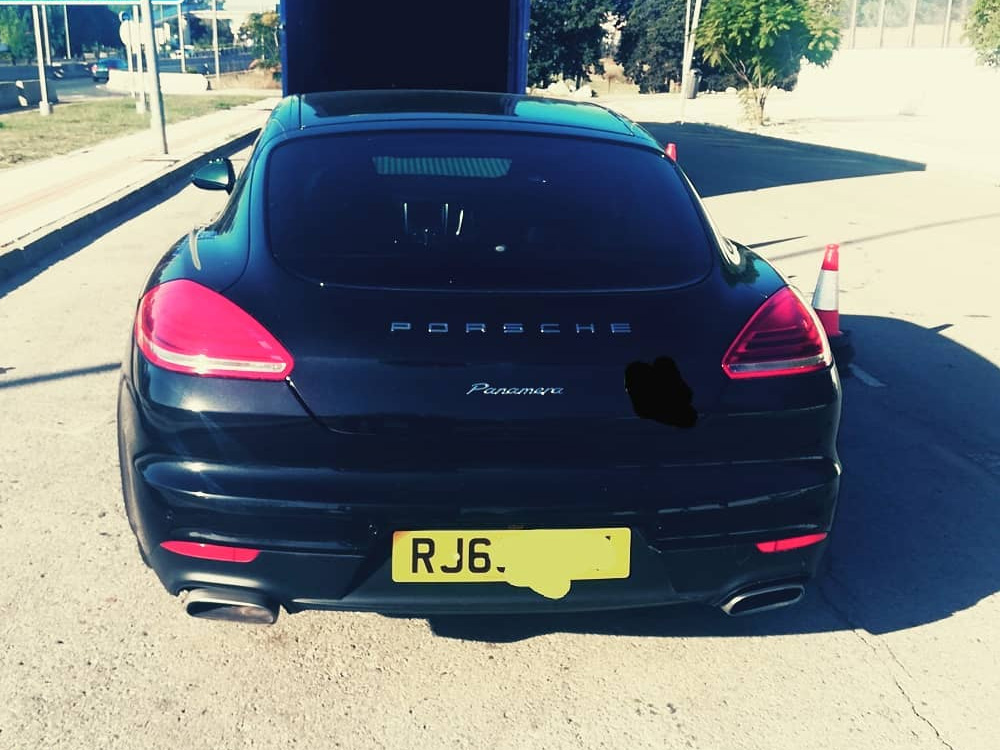 Car transport services uk to malta